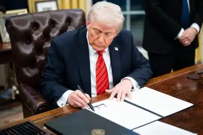 Trump Slaps 35% Tariffs on Canada